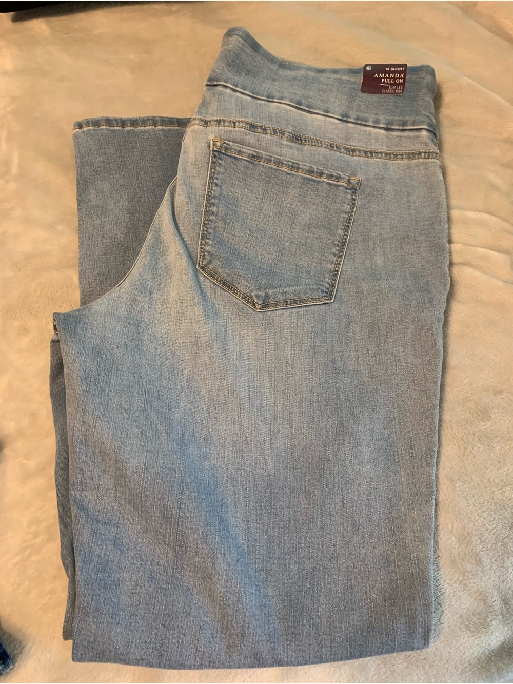 Light Wash Pull-On Women's Jeans 18S